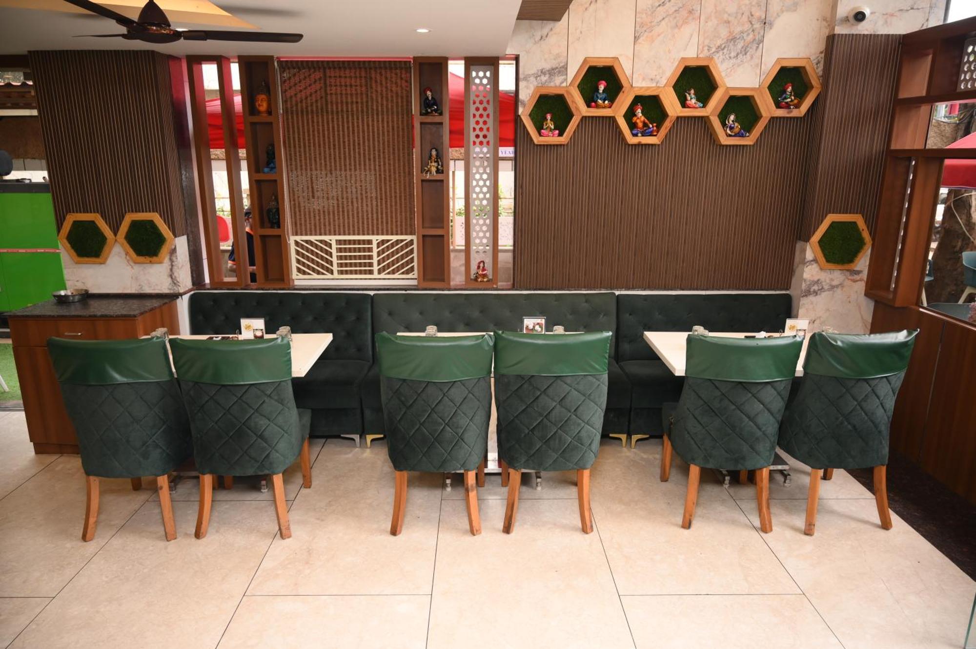 Lemon Wood Suites Pune Exterior foto