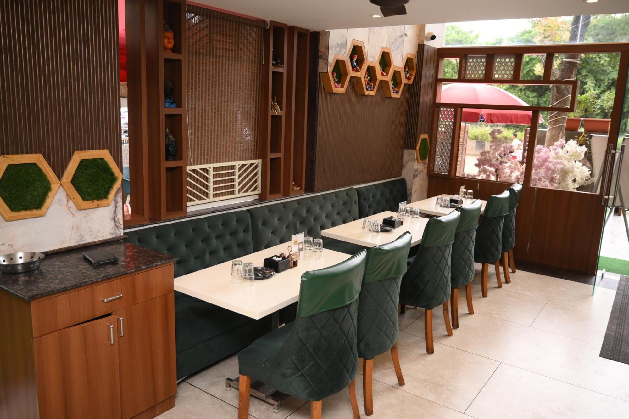 Lemon Wood Suites Pune Exterior foto